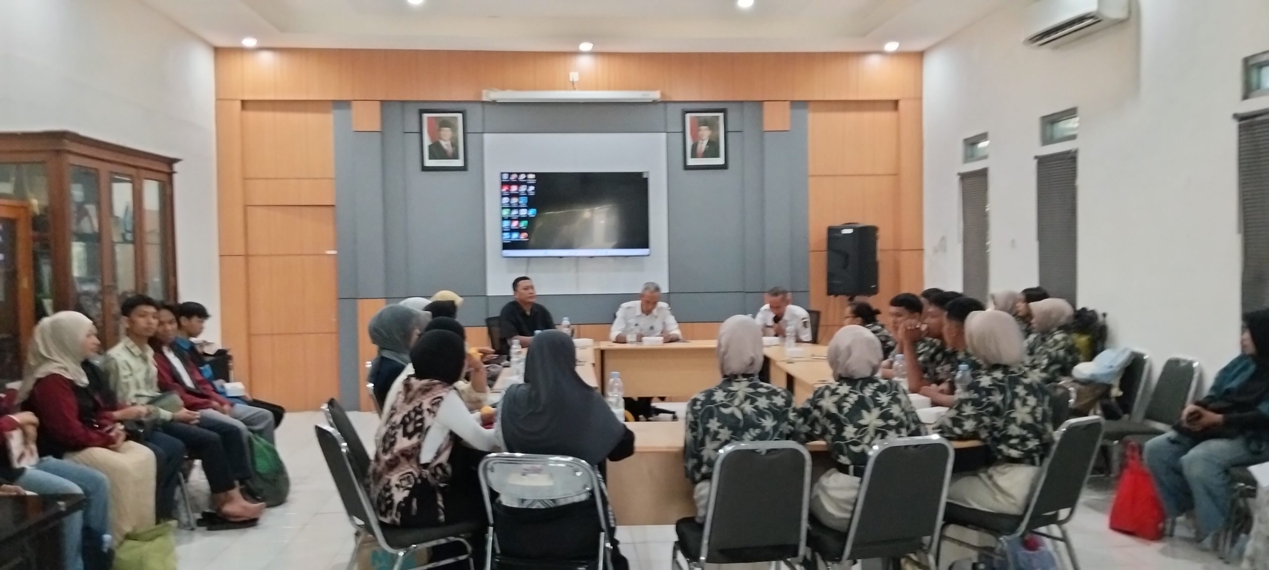Disperdagin Kota Kediri Cetak Talenta Digital Baru, Siswa SMK Langsung Dampingi UMKM