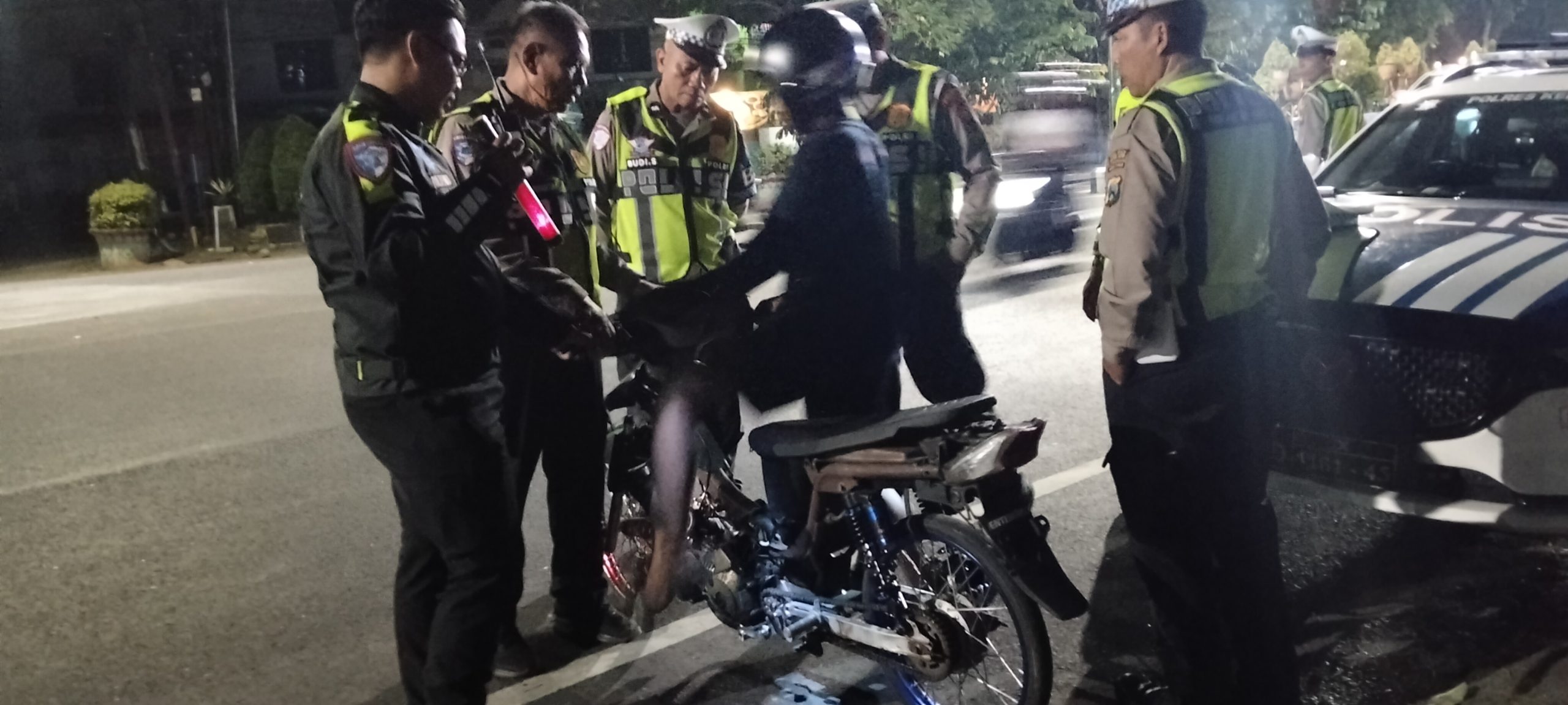 Patroli Jumat Gaul Polres Kediri Kota Sasar Balap Liar dan Knalpot Brong, Motor Pretelan Diamankan