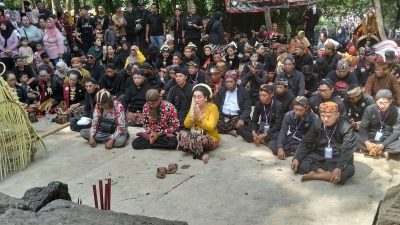 Kirab Eyang Dewi Kilisuci Sedot Ribuan Warga, Budaya dan UMKM Hidup Bersama di Kediri