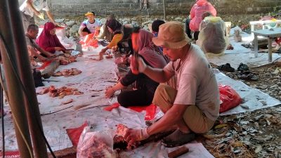 Ponpes Kedunglo Sembelih 8 Sapi dan 99 Kambing d
