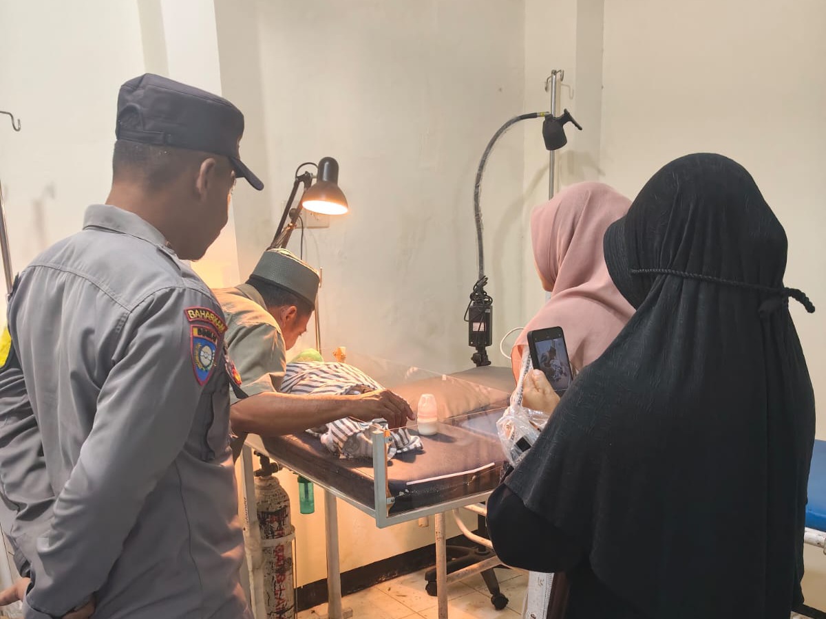 Pencari Botol Bekas Temukan Bayi Dalam Kardus di Warung Pecel Tengah Sawah, Polisi Selidiki Orang Tua Pembuangnya