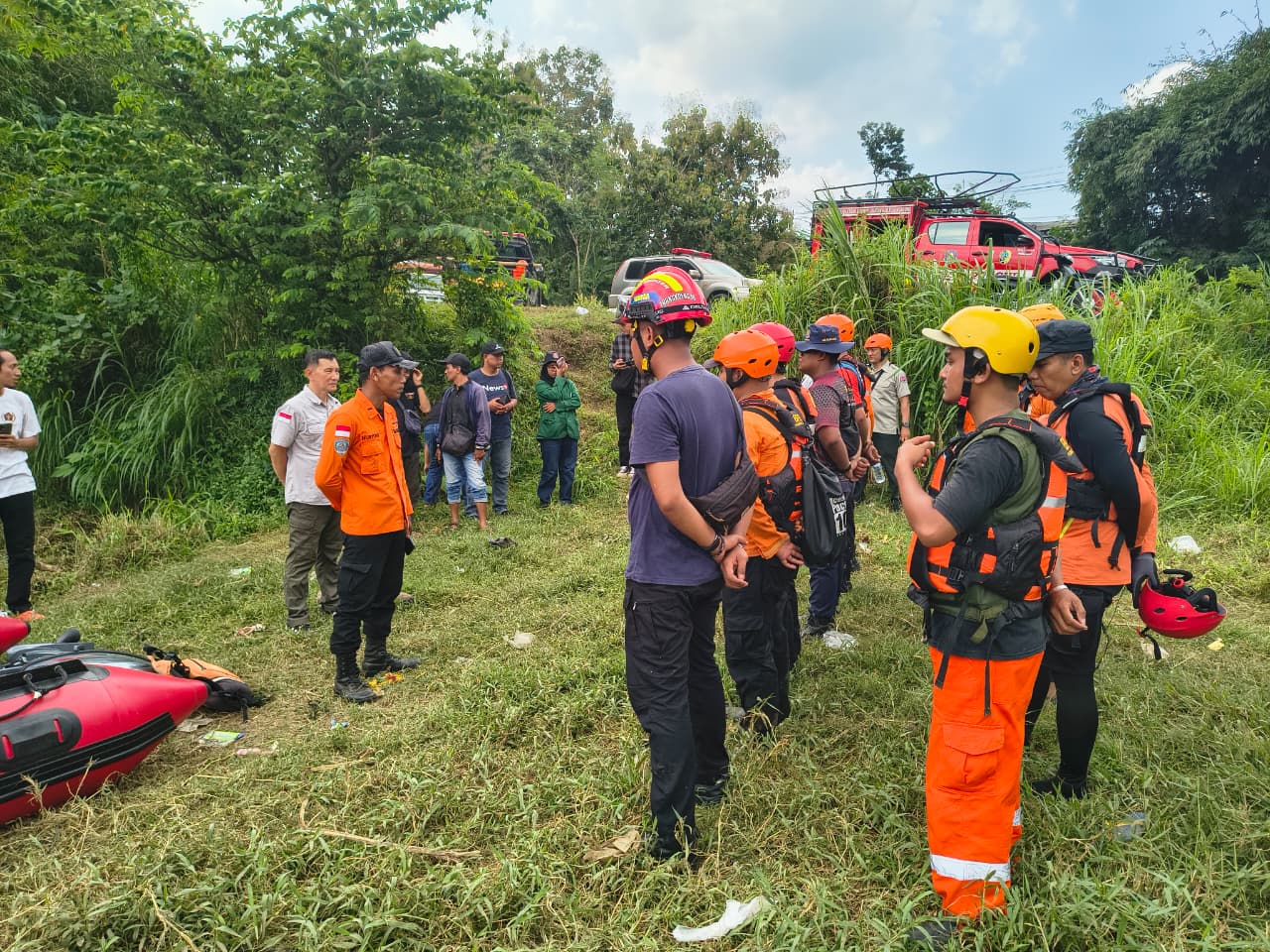 Cari Ikan Mabuk di Sungai Brantas, Warga Tulungagung Terpeleset dan Dilaporkan Hilang