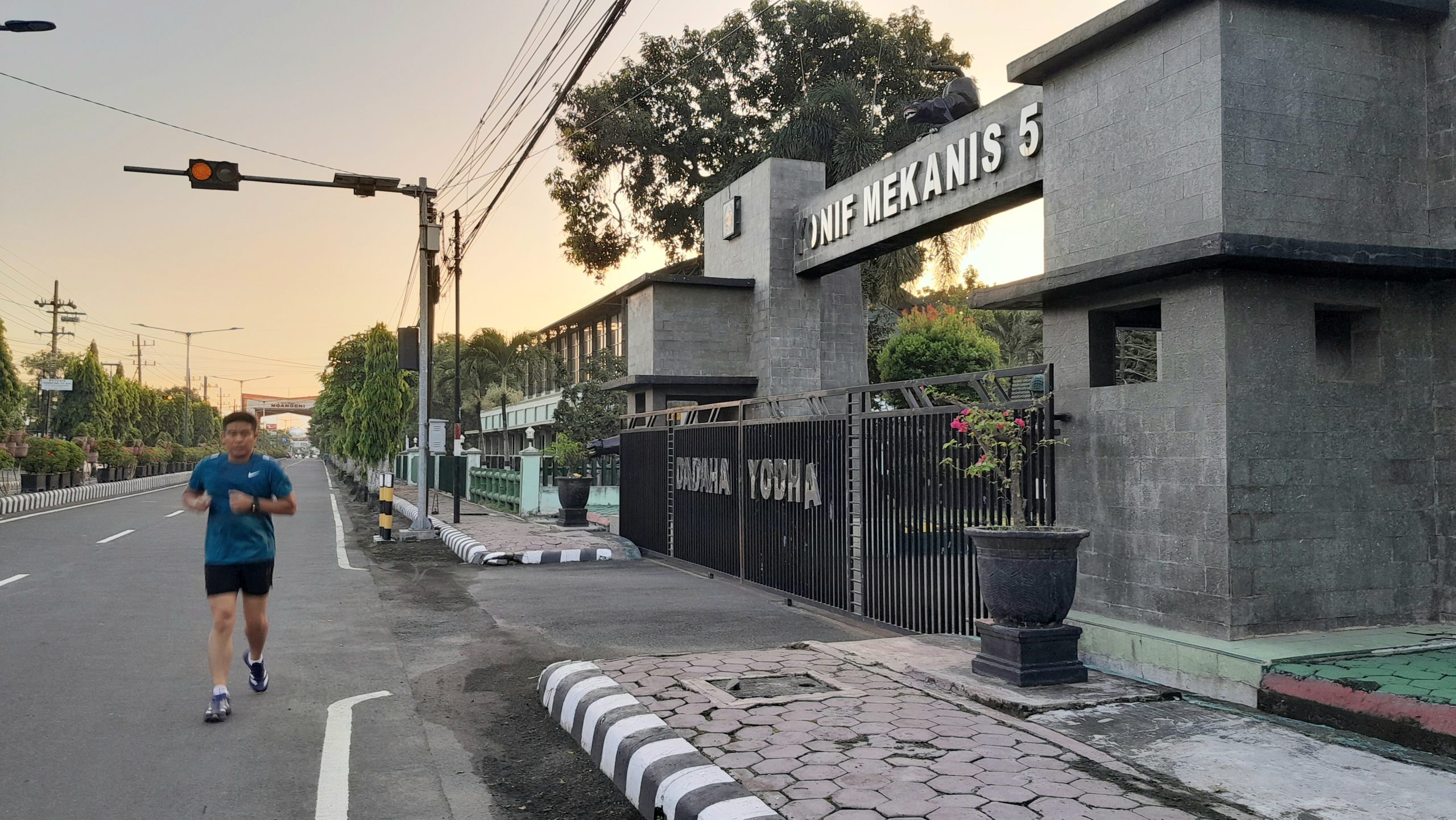 Jaga Kebugaran di Tengah Kesibukan, Dandim Dhavid Rutin Joging Demi Tubuh Tetap Prima