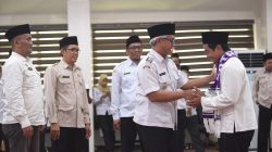 Gus Qowim Lepas 281 Jemaah Haji Kota Kediri, Pesan Jaga Kesehatan dan Kekompakan