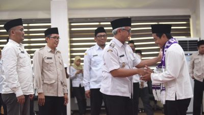 Gus Qowim Lepas 281 Jemaah Haji Kediri, Pesan Jaga Kesehatan dan Kekompakan