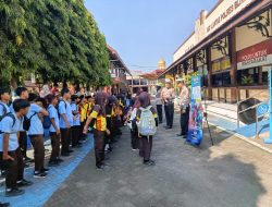 Polisi Sahabat Anak, Satlantas Polres Blitar Edukasi Tertib Berlalu Lintas Sejak Dini