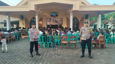 Polsek Wates Beri Pengamanan Ibadah Kenaikan Isa Al Masih di GKJW Desa Segaran