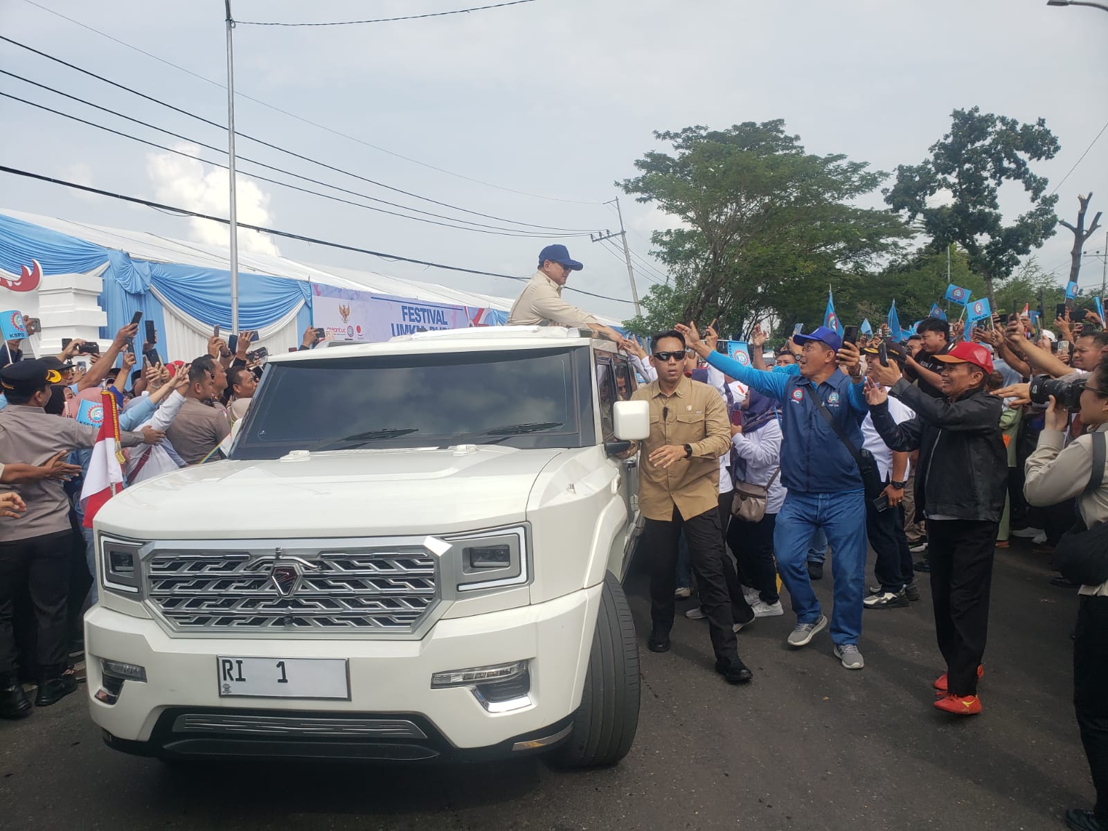 Ribuan Buruh Sambut Kedatangan Presiden Prabowo Resmikan Museum Marsinah di Nganjuk