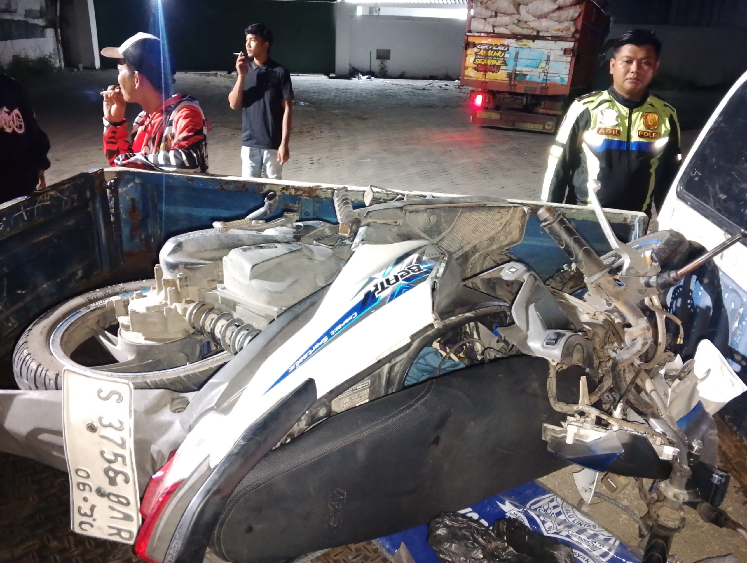 Kecelakaan di Tunggorono Jombang, Pemotor Alami Luka Berat Usai Tabrakan dengan Truk