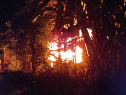 Gudang Peralatan Resepsi di Mojo Ludes Terbakar Diduga Akibat Korsleting