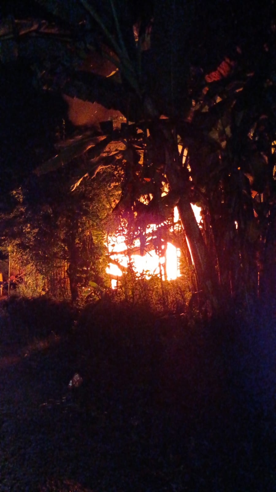 Gudang Peralatan Resepsi di Mojo Ludes Terbakar Diduga Akibat Korsleting