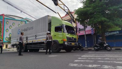 Portal Jalan HOS Cokroaminoto Ponorogo Kembali Ditabrak Truk, Sudah Tiga Kali Rusak dalam Sebulan