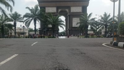 Jalan Rusak di Sekitar SLG Kediri Dikeluhkan, Warga Minta Perbaikan Menyeluruh