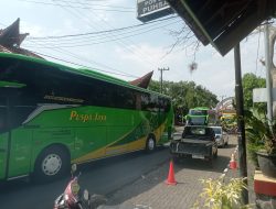 Libur Panjang Kenaikan Isa Al Masih, Gereja Puh Sarang Dipadati Pengunjung
