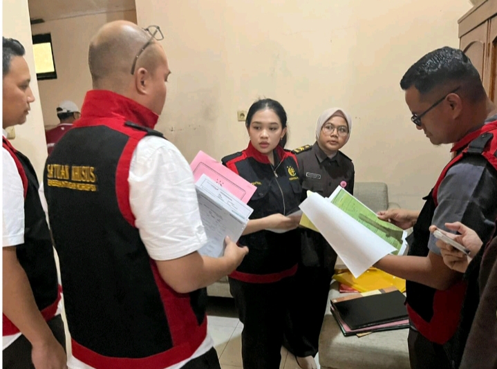 Kejari Nganjuk Geledah Sejumlah Lokasi Terkait Dugaan Korupsi Penggelapan Dana di Bank Jatim Cabang Nganjuk