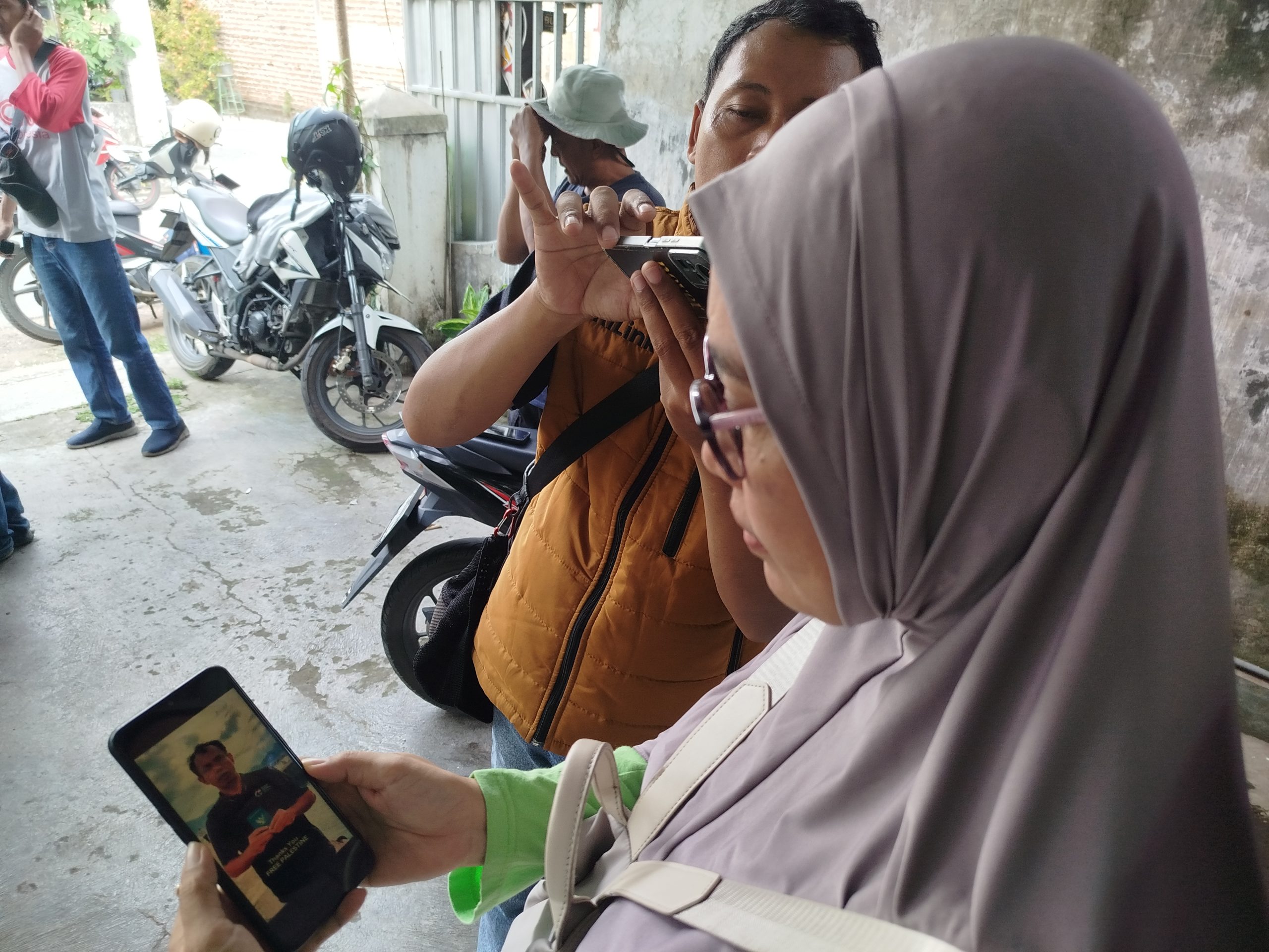 Relawan Asal Ponorogo Disandera Tentara Israel Saat Misi Kemanusiaan ke Palestina, Keluarga Cemas dan Minta Pemerintah Bertindak