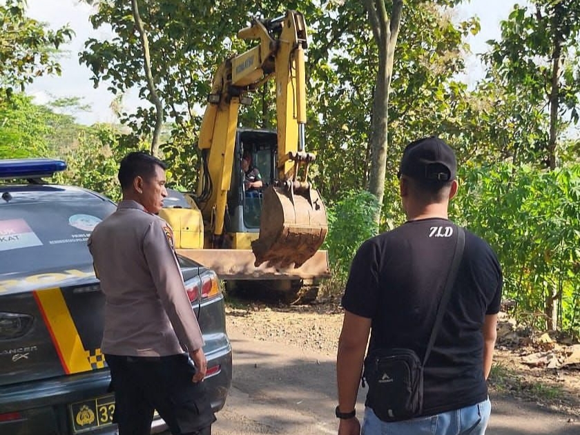 Aktivitas Eskavator di Hutan Alas Gedangan Jombang Digerebek Polisi, Pemilik Alat Berat Diberi Peringatan Keras