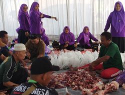 PKB Ponorogo Bagikan Ratusan Paket Daging Kurban untuk Masyarakat dan Banom