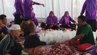 PKB Ponorogo Bagikan Ratusan Paket Daging Kurban untuk Masyarakat dan Banom