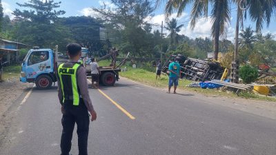 Truk Pengangkut Ikan Asal Lamongan Kecelakaan di JLS Tulungagung, Sopir dan Kernet Alami Luka Serius