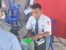 Dispendukcapil Kota Blitar Jemput Bola Perekaman E-KTP ke Sekolah