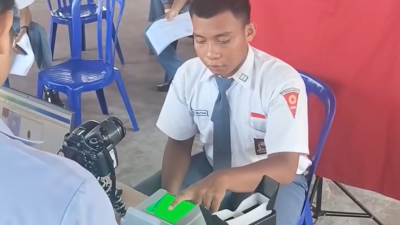 Dispendukcapil Kota Blitar Jemput Bola Perekaman E-KTP ke Sekolah