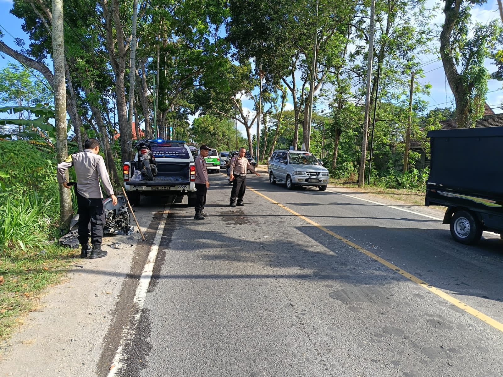 Pemotor Tewas Usai Terlibat Kecelakaan dengan Bus Bagong di Tulungagung