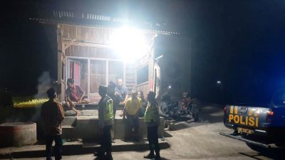 Polres Blitar Patroli Sambang Poskamling, Ajak Warga Tingkatkan Kewaspadaan