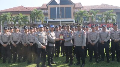 Lepas Siswa Diktuk Bintara Brimob, Polres Blitar Tekankan Profesionalisme dan Disiplin Polisi Muda