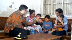 Mas Dhito Kuatkan Nenek Sholikah yang Merawat Tiga Cucunya: Ibu Harus Tetap Kuat