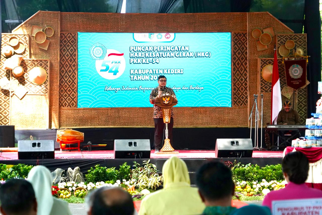 Mas Dhito Minta PKK Kabupaten Kediri Fokus Dampingi Keluarga Desil 1-4