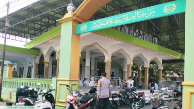 Polisi Kawal Salat Jumat di Talun, Jamin Jamaah Beribadah dengan Aman