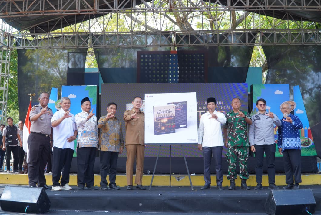 Sukseskan Wajib Belajar 13 Tahun, Bupati Lamongan Luncurkan Kurikulum LENTERA di Gebyar PAUD 2026