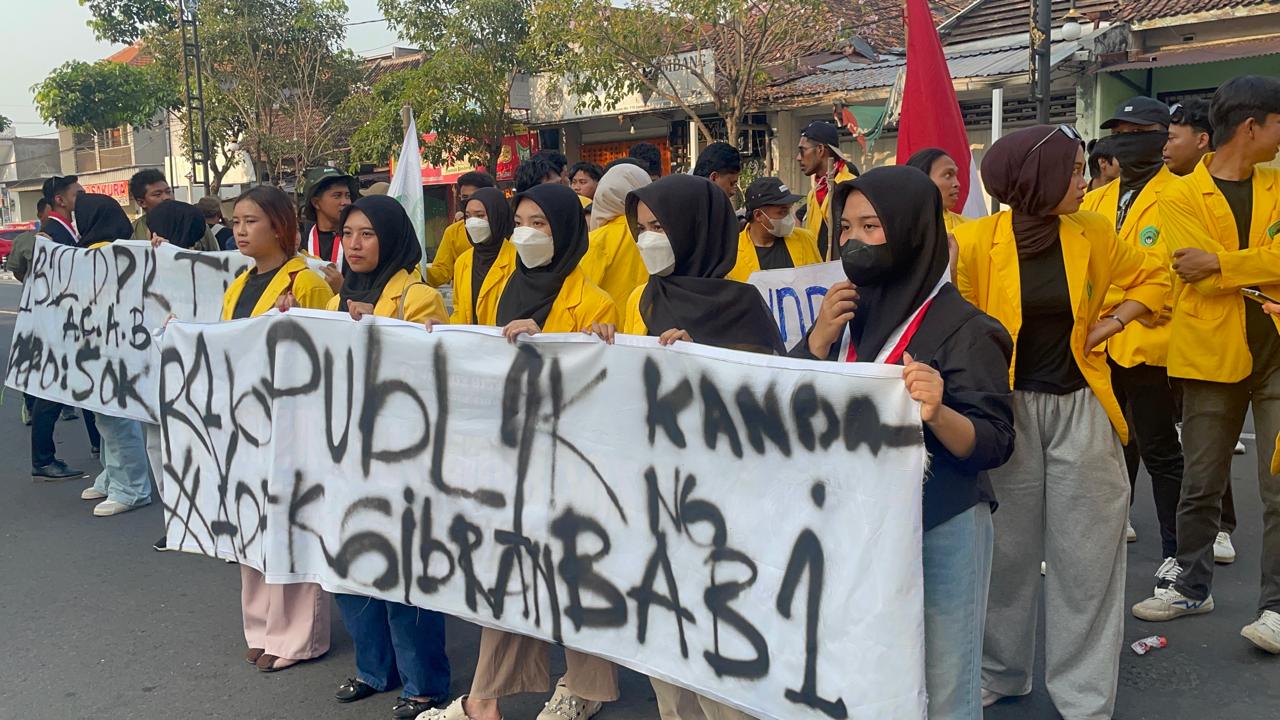 Aliansi mahasiswa di Kabupaten Jombang mendesak DPRD