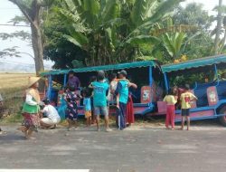 Kereta Kelinci Alami Kecelakaan Tunggal di Gudo Jombang, Tiga Penumpang Dilarikan ke Rumah Sakit