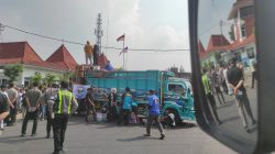 Puluhan Sopir di Jombang Tuntut Penertiban Pungli hingga Pembangunan Rest Area