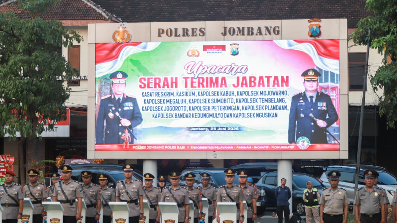 Kapolres Jombang Pimpin Sertijab Kasat Reskrim dan Sejumlah Kapolsek, Tekankan Respons Cepat Layani Masyarakat