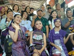 Tenun Ikat Bandar Kidul Kediri Kian Mendunia, Dikunjungi Desainer dan Akademisi Internasional