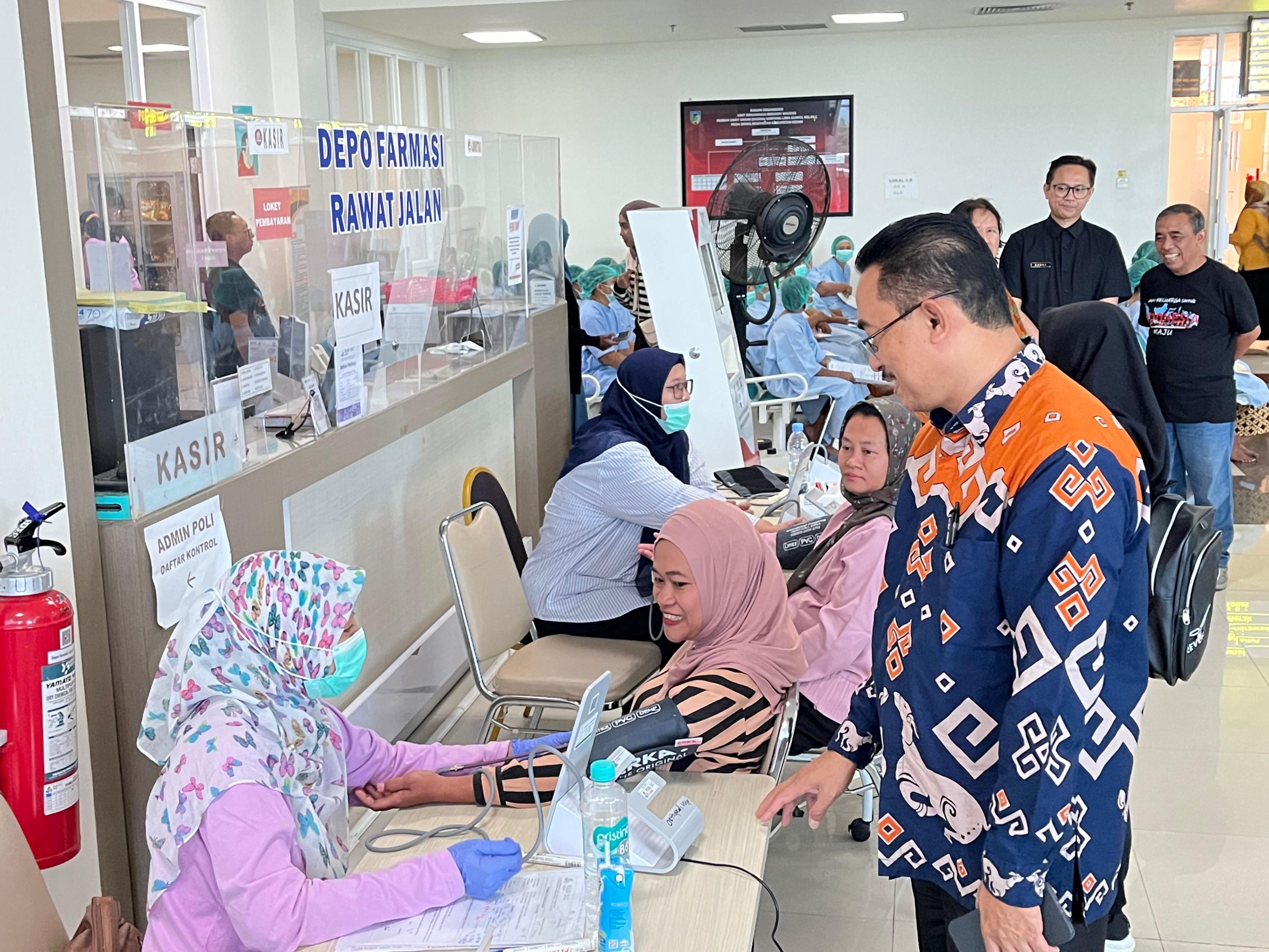 Harganas 2026, Ratusan Warga Kabupaten Kediri Antusias Ikuti Program KB Mantap di RSUD SLG