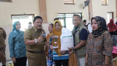 Ribuan Warga Nganjuk Terima Bantuan Pangan, Bulog Kediri Pastikan Beras Berkualitas
