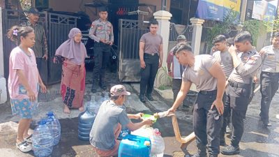 Gangguan Pasokan Air Bersih, Pemkot dan Polres Kediri Kota Salurkan Bantuan untuk Warga Campurejo