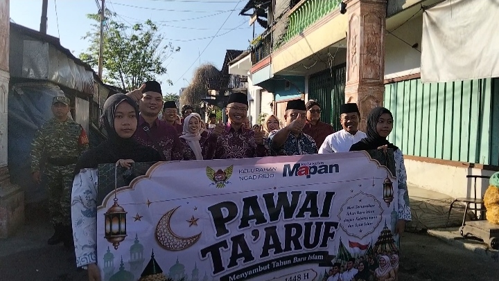 Kirab Ta'aruf 1 Muharam di Ngadirejo Berlangsung Meriah, Warga Antusias Rebut Gunungan Hasil Bumi