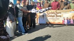 Kirab Sedekah Bumi Mrican Semarakkan 1 Suro, Ribuan Warga Padati Jalur Prosesi Budaya