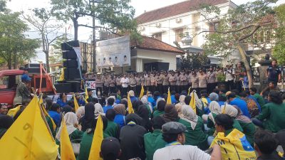 Aliansi Mahasiswa Tulungagung Gelar Aksi di DPRD, Soroti Dampak Pemadaman Listrik dan Tuntut Kompensasi