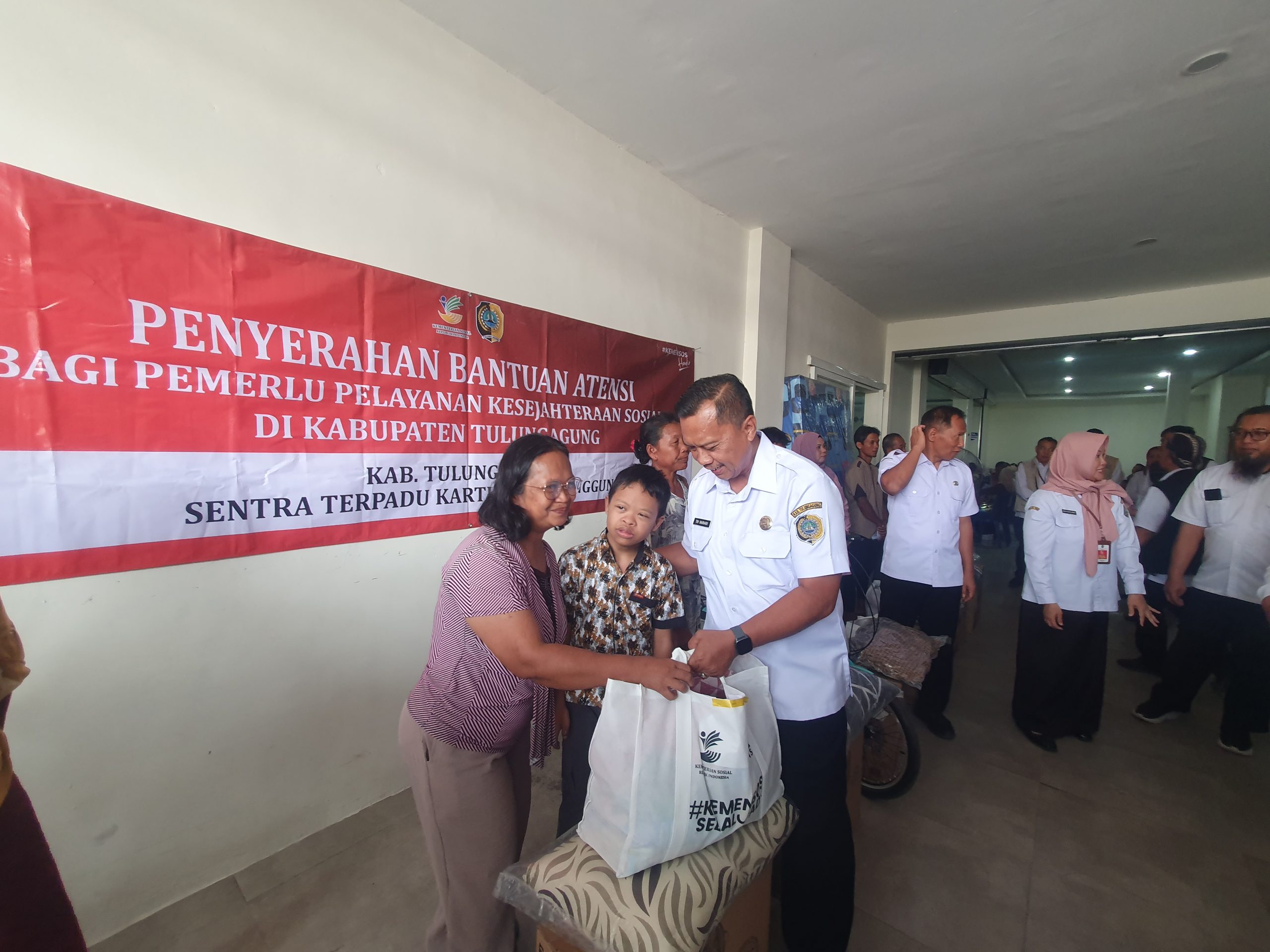 Sebanyak 126 Warga Tulungagung Terima Bantuan Sosial Kemensos, Mulai Sepeda Lipat hingga Alat Bantu Disabilitas
