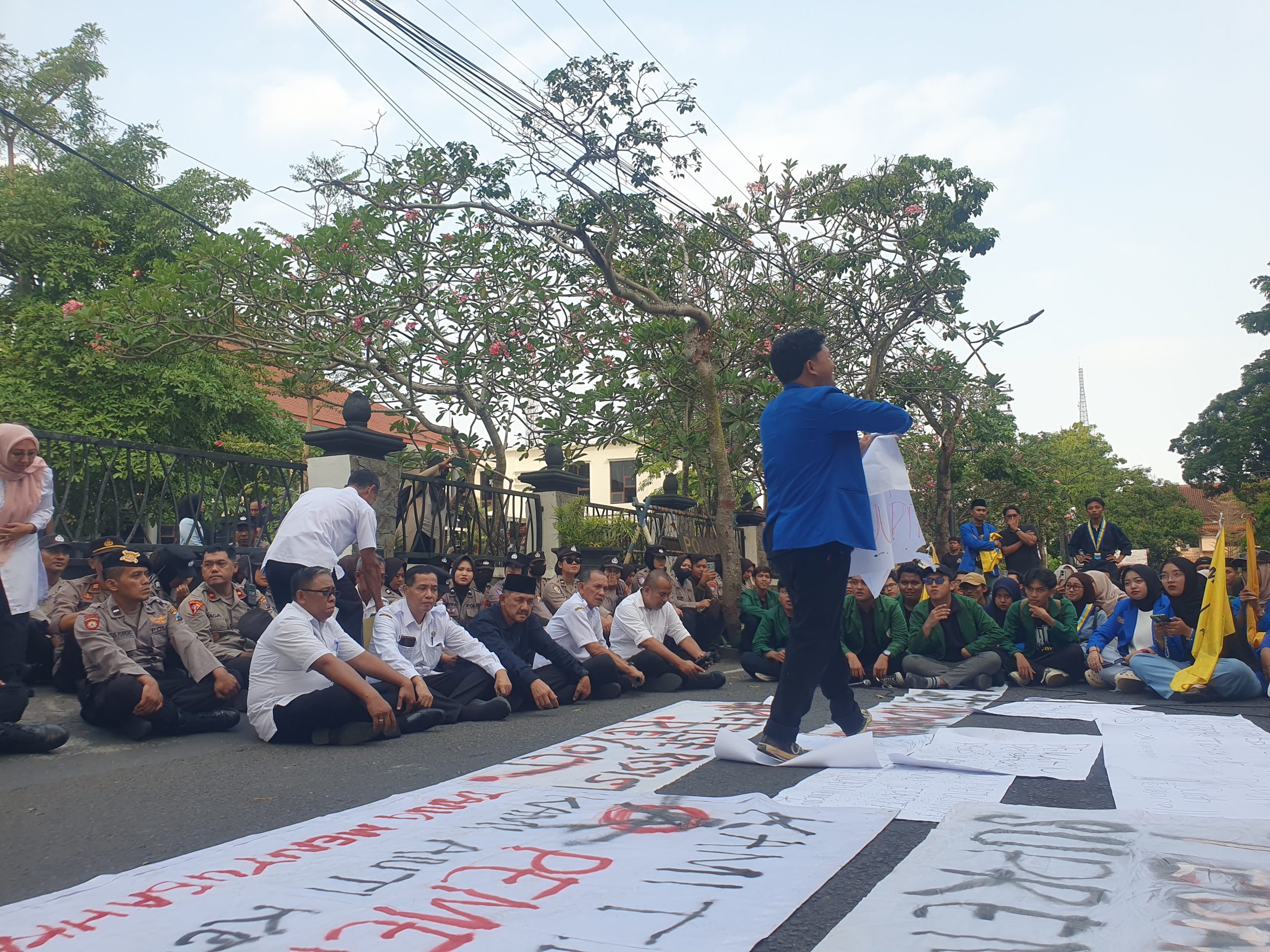 DPRD Tulungagung Terima Aspirasi Mahasiswa, Soroti Dampak Pemadaman Listrik hingga Evaluasi Program MBG