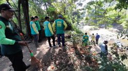 DLHKP Kota Kediri Bersihkan Kali Kedak, Ajak Warga Peduli Lingkungan dan Cegah Banjir