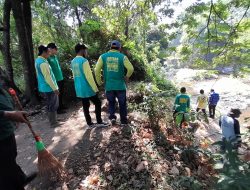 DLHKP Kota Kediri Bersihkan Kali Kedak, Ajak Warga Peduli Lingkungan dan Cegah Banjir