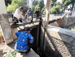 DPUPR Kota Kediri Buka Pintu Air Kali Kedak, Antisipasi Banjir dan Jaga Kelestarian Lingkungan