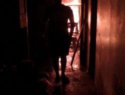 Diduga Akibat Korsleting Listrik, Rumah Warga Kandangan Terbakar